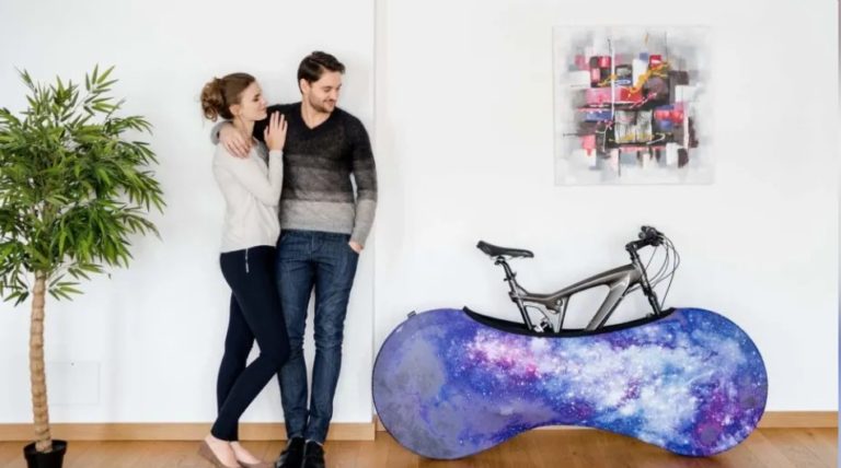 Smart cykelskydd för slippa grus i hemmet och skydda golvet